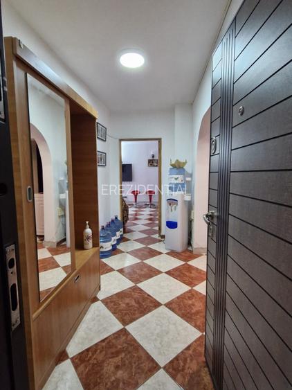 Apartament 4 camere-decomandat-centrala-zona Vitan - 2
