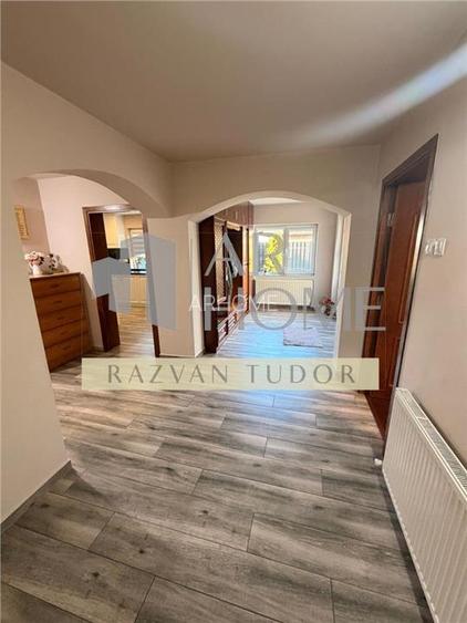 Casa 5 camere , renovata 2020 cu garaj , Ploiesti , central - 3