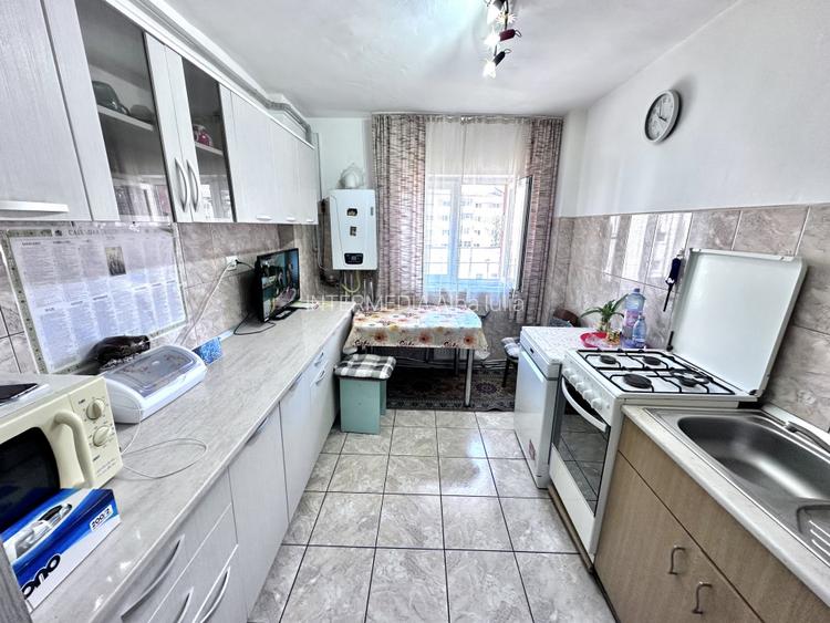 APARTAMENT 3 CAMERE I DECOMANDAT I ETAJ 2 I MOBILAT I CETATE STADION I - 2