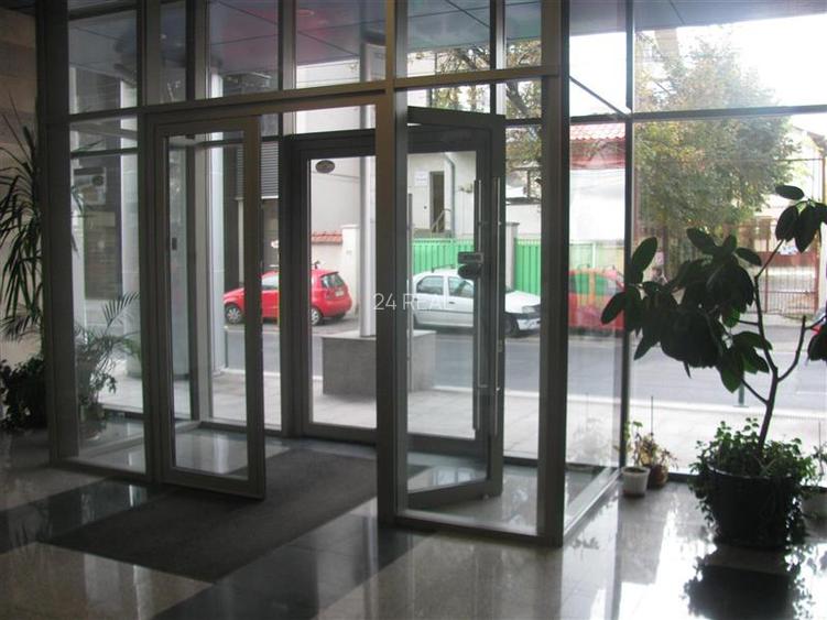 Vanzare cladire de birouri inchiriata integral - Yield 8% - 8