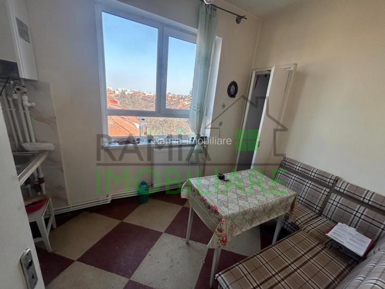 Apartament 2 camere decomandat Tractorul etaj 3 centrala termica noua - 6