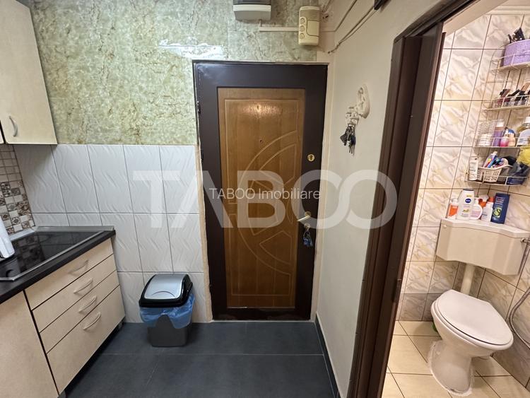 Garsoniera mobilata si utilata la etaj 2 zona Broscarie Sibiu - 4
