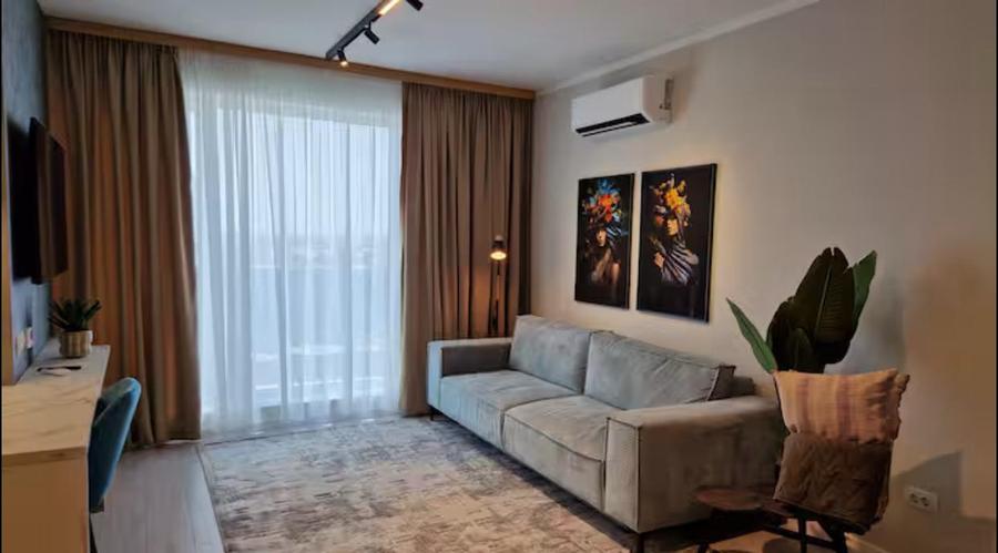 Garsoniera lux 46 mp, zona President Residence