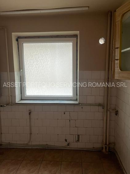 PROPRIETAR-Vand apartament 3 camere, Onesti - 10