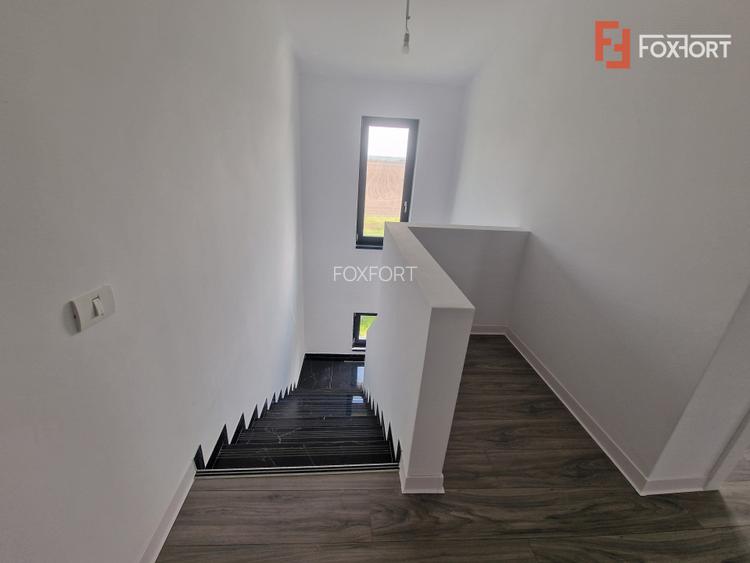 Duplex de vanzare cu 3 camere si teren de 309 mp - Recas - 19