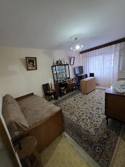 Apartament 3 camere, decomandat, zona Nicolina - 6