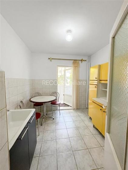 RECO Apartament in Nufarul la etajul 1 - 5