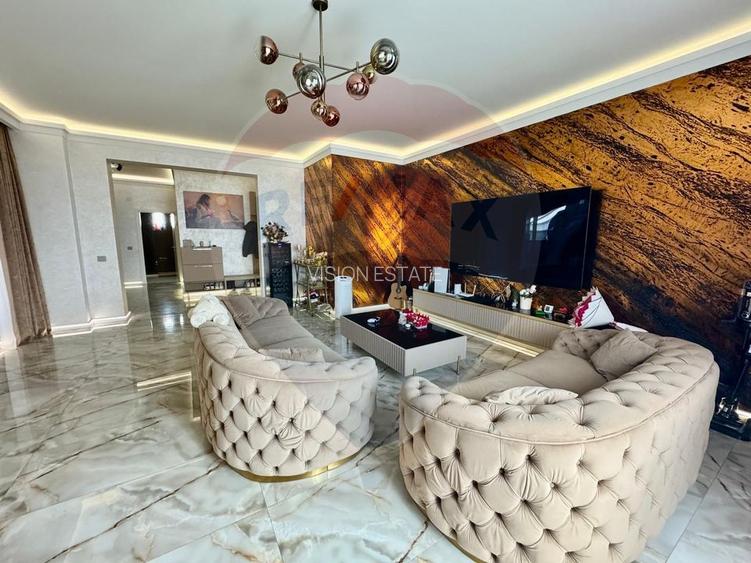Apartament cu 4 camere de vânzare în zona Calea Bucuresti - 21