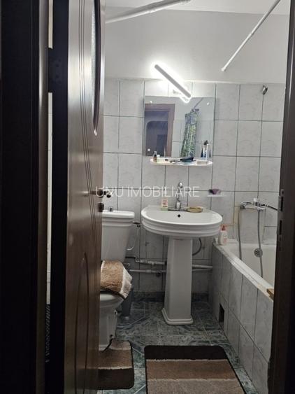 2 camere decomandat 52mp zona nicolina 1 in spate la lidl - 2