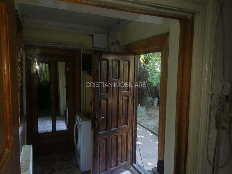 ID 10454, SUPER POZITIE! Casa constructie caramida, 2 camere, zona Centrala - 2