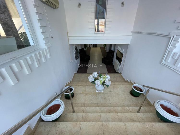 Casa 9 camere , 7 Dormitoare , 8 Bai / 400 mp utili / 350 mp Curte /Comision 0% - 3