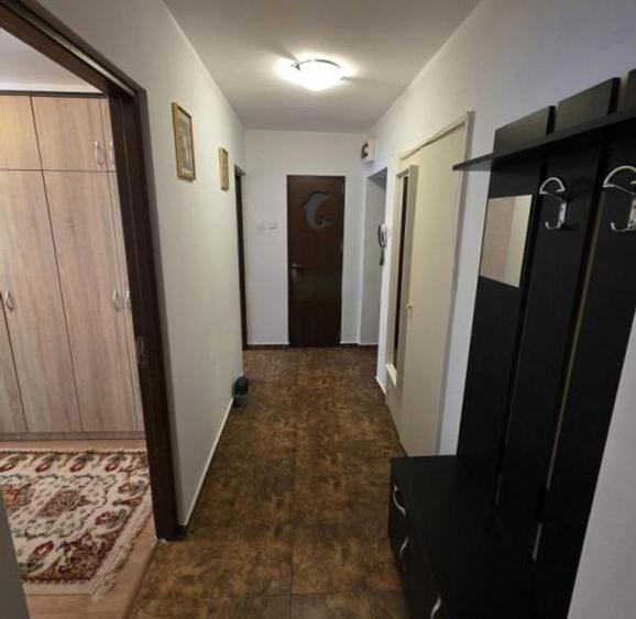 3 camere metrou Iancului de inchiriat