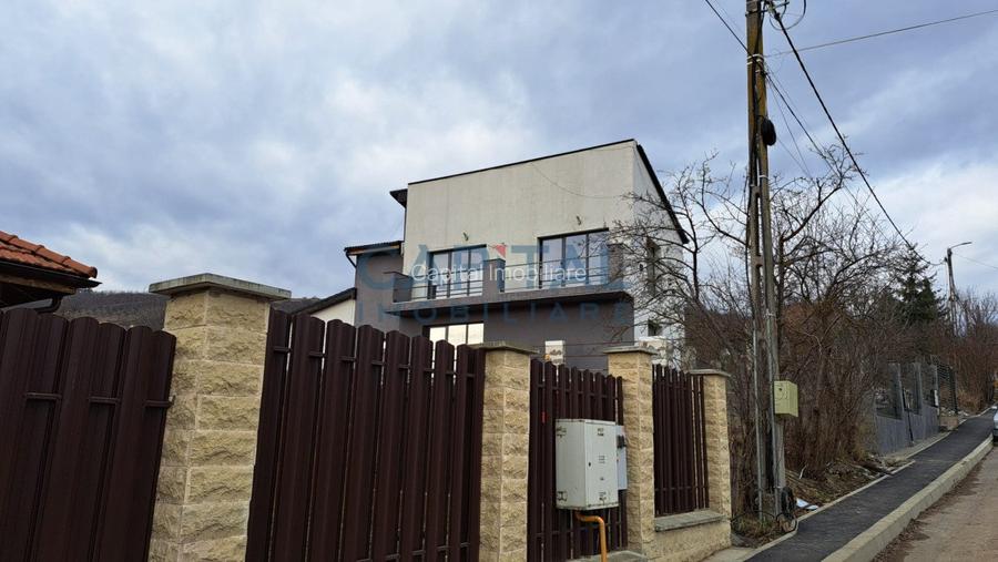 Casa superfinisata la cheie, garaj, zona linistita - 2