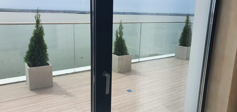 Mamaia , 2 camere lux , parcare inclusa