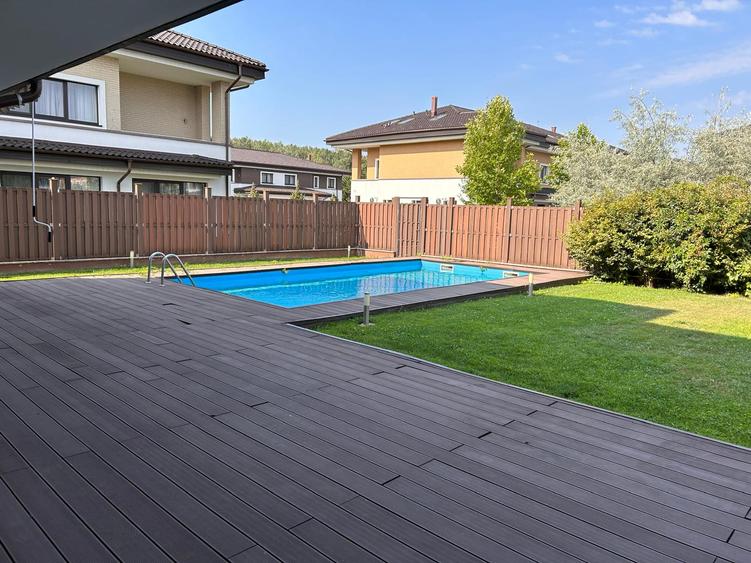 Oxford Gardens 7 bedrooms villa / no VAT