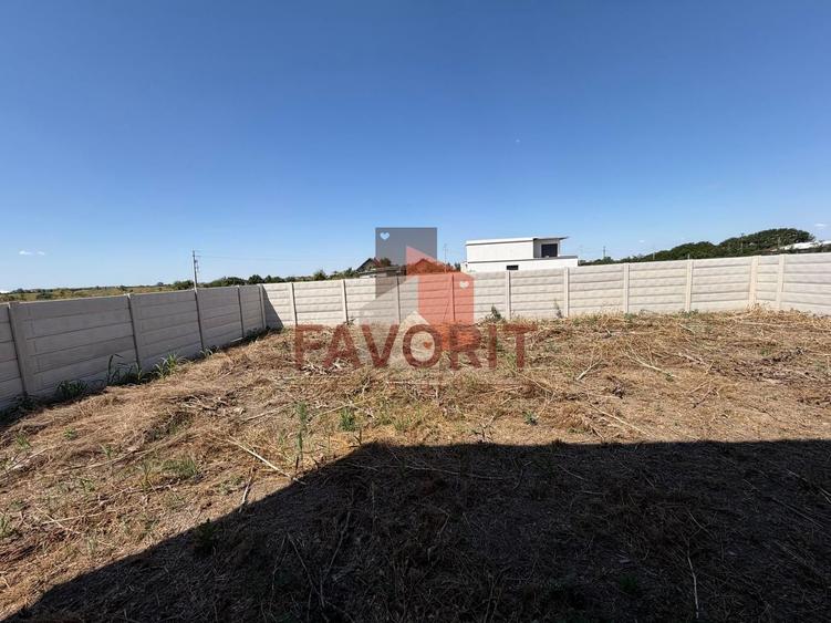 Duplex | COMISION 0 | Curte amenajata | Toate utilitatile | 3 Bai |