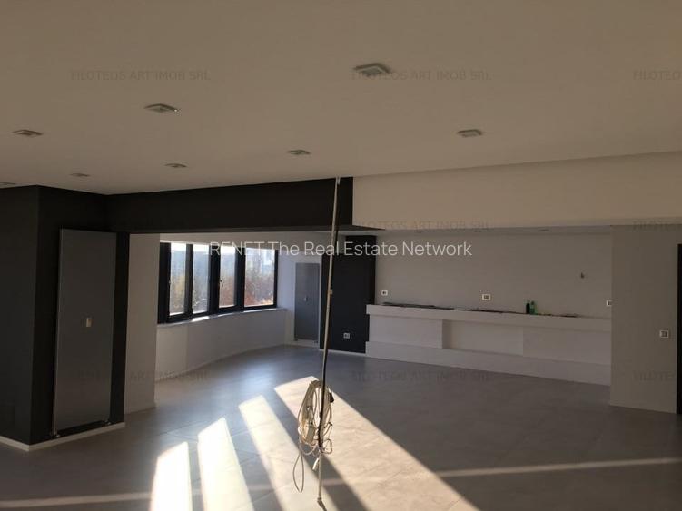 OCAZIE apartament duplex spațios 6 camere, B-dul Unirii, vedere stradala, pret 5 - 10