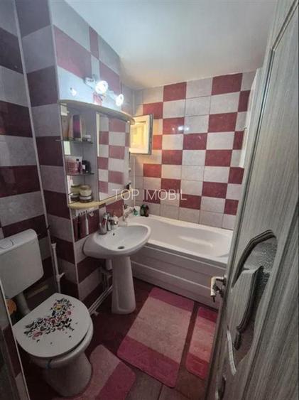 Apartament 3 camere semidecomandat, Podu Ros - Liceul Racovita - 5