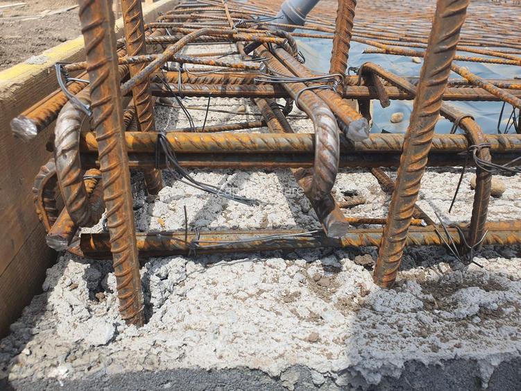 Casă la cheie pe 1 nivel 4cam. 2 bai,1 dresing 650 mp. teren - 8