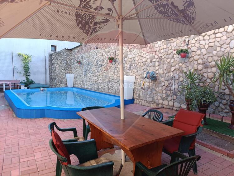 Casă cu piscină de vânzare în zona Piața Centrală Galați - 25