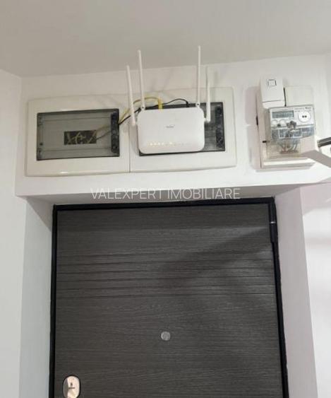 Metrou 1 Decembrie 1918, apart 2 cam, decom, et. 1/8 - 8