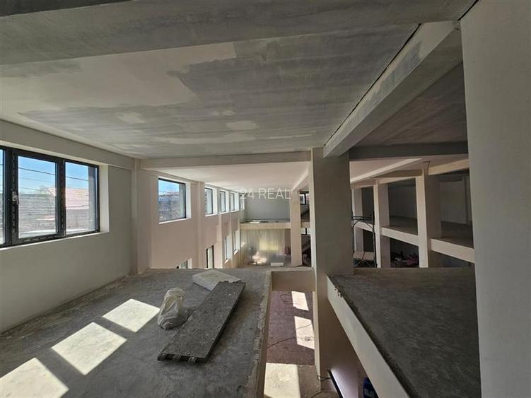 Spatiu birou  Otopeni - ideal Showroom + depozitare - 11