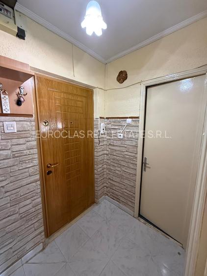 Garsoniera -INEL II -  I.C.BRATIANU (SCOALA 8 )- 59.000 EURO (COD E11+E12 ) - 4