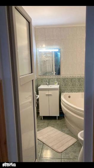 De vanzare apartament 2 camere decomandat Florilor