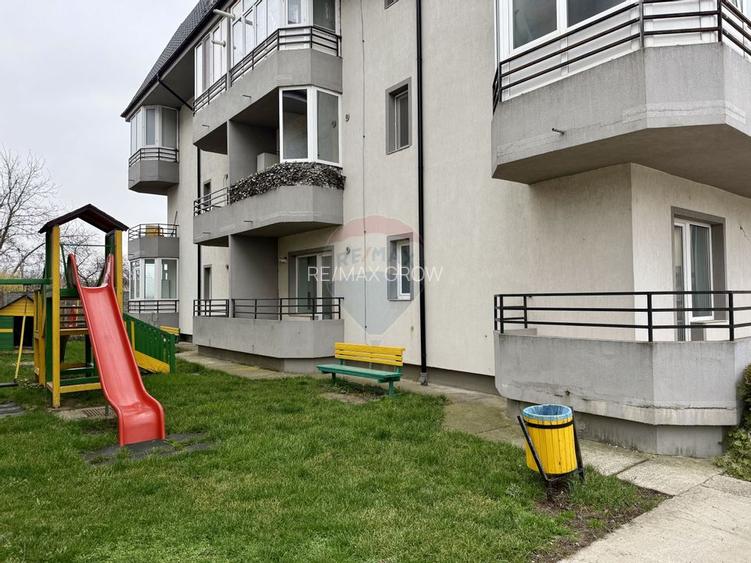 Apartament cu 3 camere de vânzare cu loc de parcare, Calea Bârladului - 15