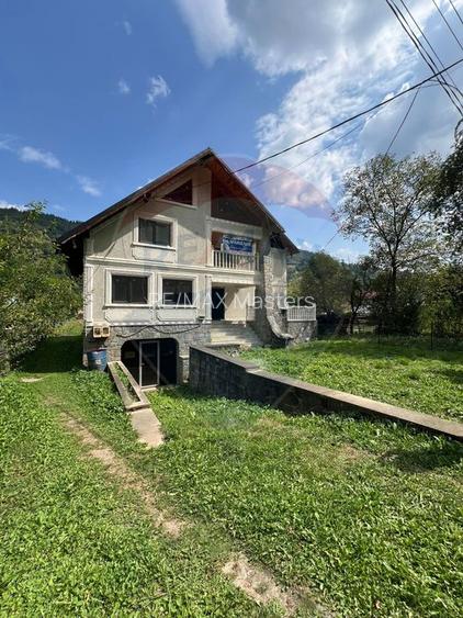 Casă / Vilă 7 camere sat Mădei comuna Borca Jud Neamț - 21
