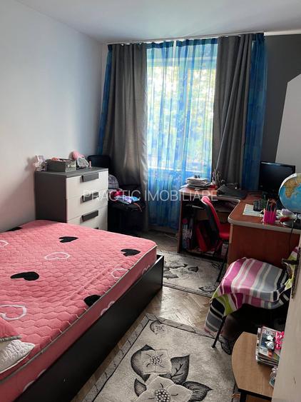 Apartament cu 4 camere in Micro 19 - 3