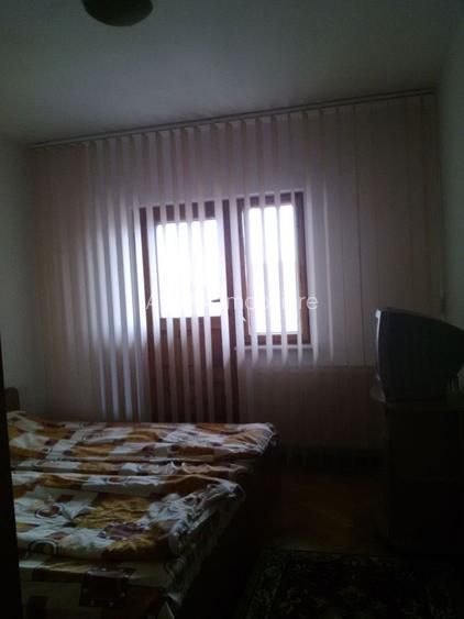 Casa 6 camere - cazare 14+10 persoane, Nord - 12