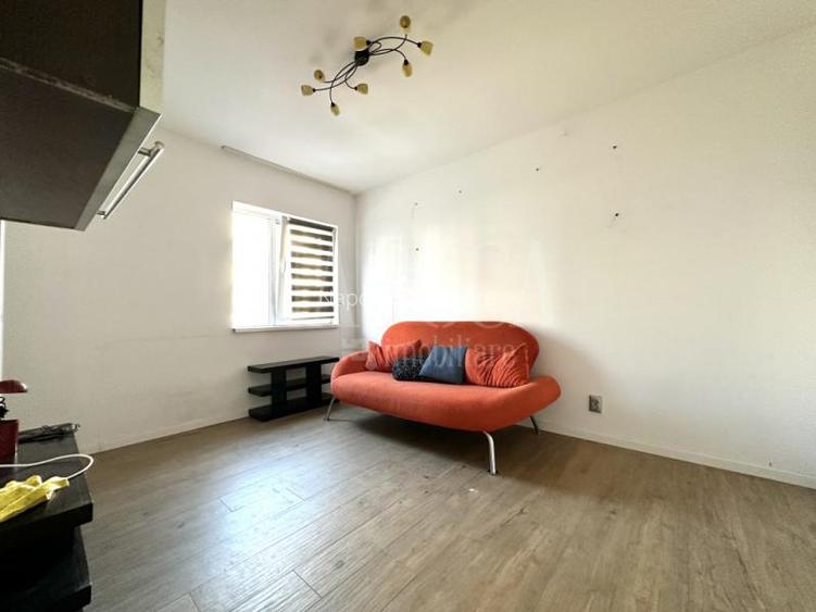 Apartament 4 camere de vanzare in Floresti - 4