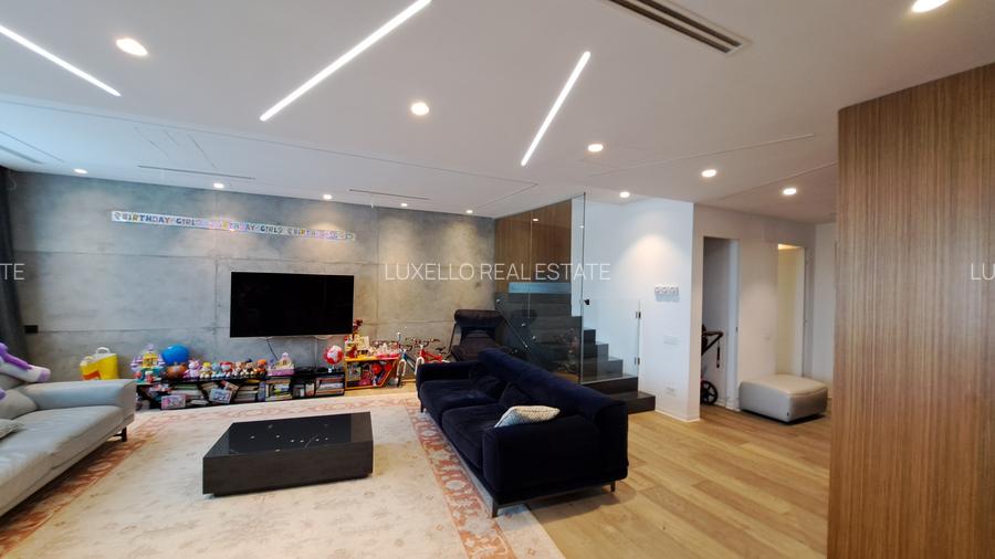 APARTAMENT 4 CAMERE CU SCARA INTERIOARA TIP LOFT -ULTRA LUX - 15