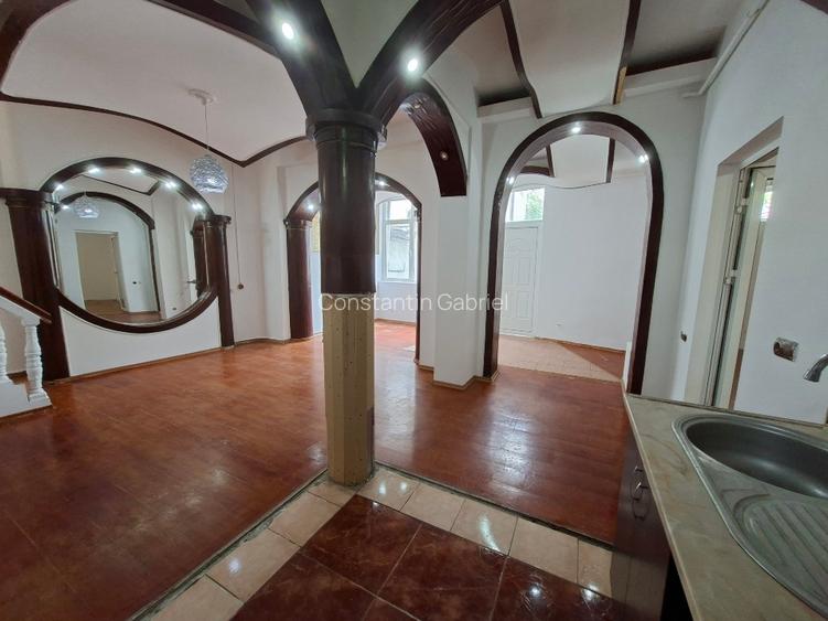 Piata Unirii, Calea Calarasilor, Hala Traian, PROPRIETAR, vand casa P+M, 4 cam. - 5