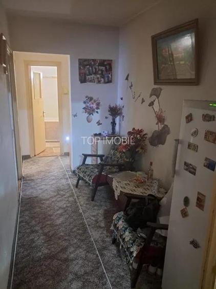 Apartament cu 3 camere decomandat, etaj intermediar- Gara - 4