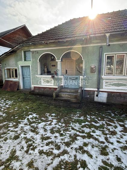 Gospodarie in Barbatesti, zonă de deal, liniște, natura - 4