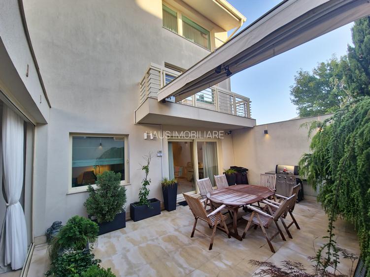 Vila deosebita  la un pas de mare mobilata si utilata - 54