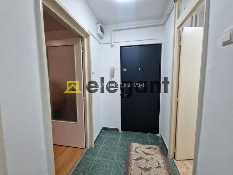 Garsoniera decomandata, etaj 1, centrala, Brazda-Spiru Haret - 8