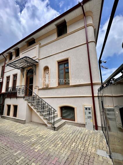 Casa de inchiriat, 3 camere, 3 bai, renovata, prima inchiriere. - 2