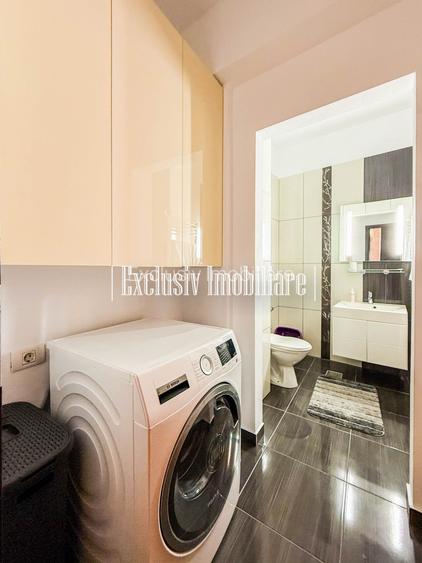 Vedere Frontala la Mare si Plaja la Picioare - Apartament cu Parcare Privata - 24