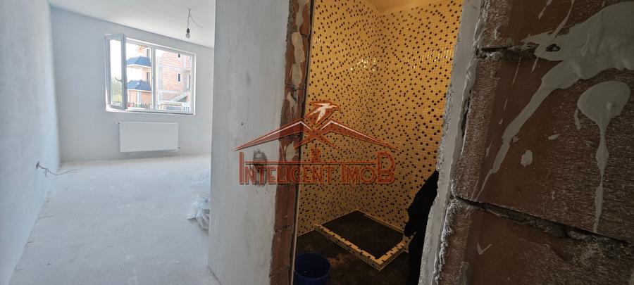 Apartament la CHEIE cu 3 camere pe Calea Cisnadiei