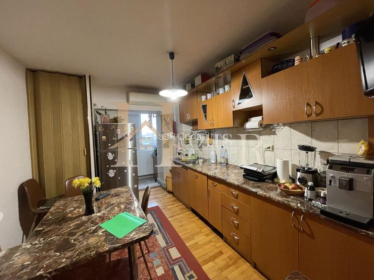 Aproape de Complexul Studentesc. Decomandat. 2 bai. Centrala proprie - 9