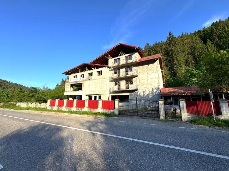Investiție montană: motel + restaurant, ~20 camere, zona Bicaz–Durău - 2