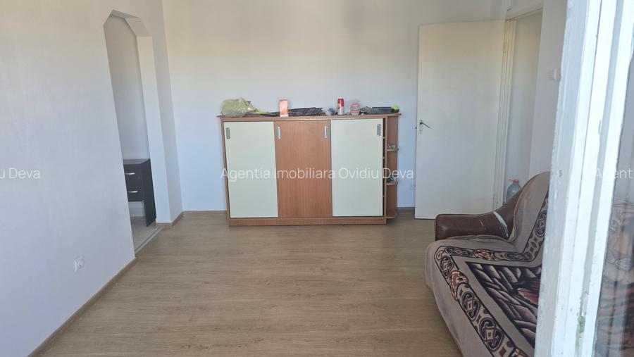 Vand apartament 3 camere in Deva, zona Scarisoara (Astoria), etaj 3, - 3