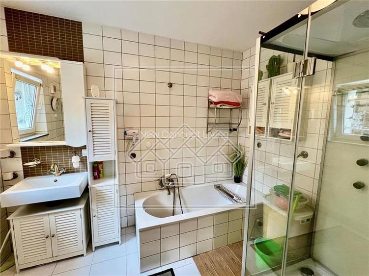 Apartament la vila - 80 mp, priveliste deosebita - Sub Arini - 7