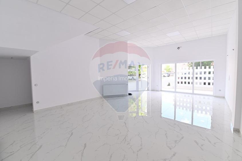 Proprietate premium în Filiași, locuință de lux cu spații comerciale - 25