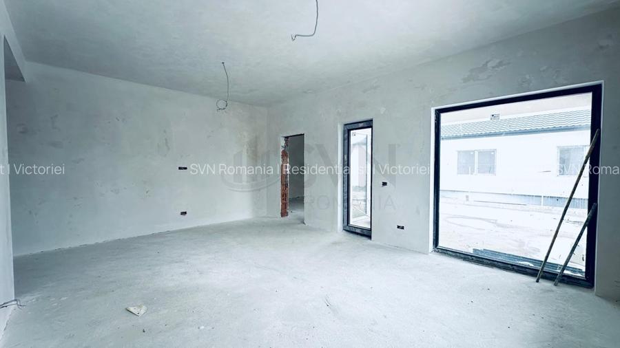 REV2004628 Vila cu pompa de caldura sipanouri solare - 3