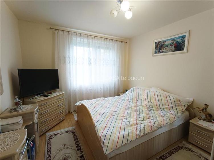 Apartament 2 camere in zona centrala Moldova Noua - 8