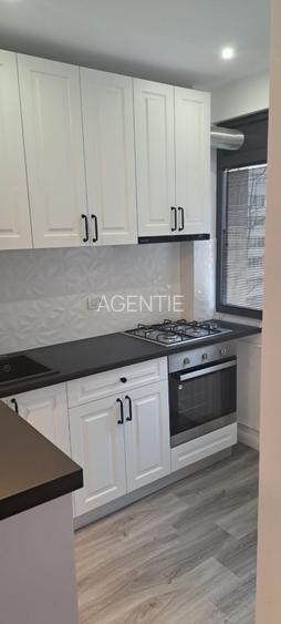 Dristor metrou in fata blocului - 6